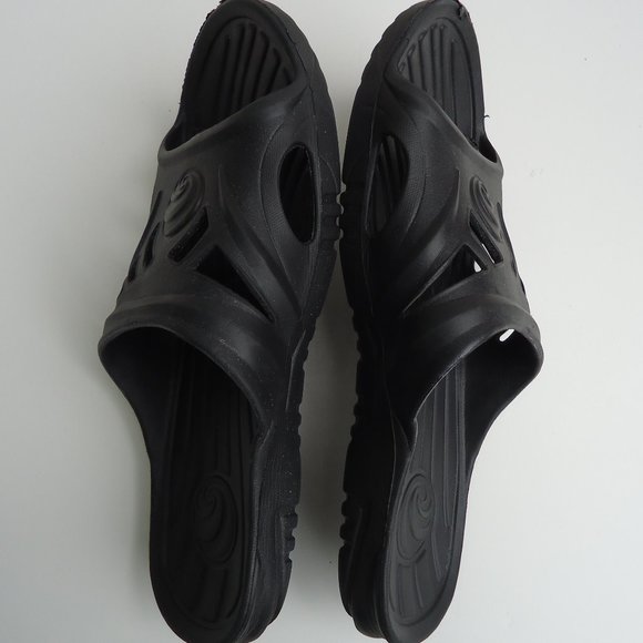 SIZE 10/11. Men\'s black slide, flip flops sandals. main image 7
